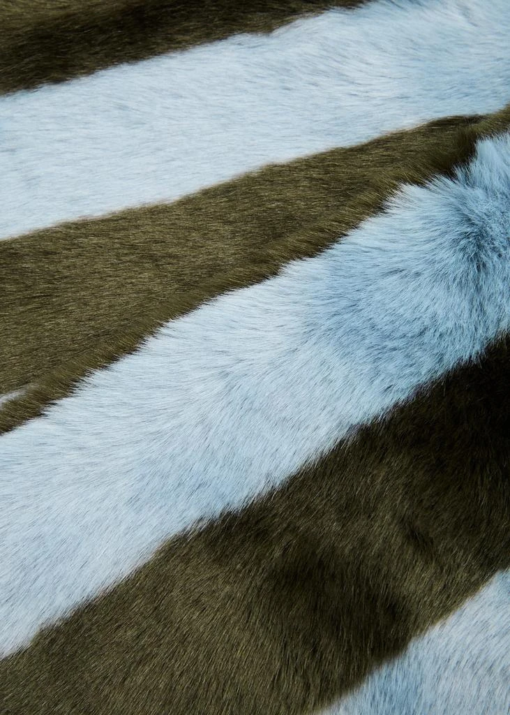 JAKKE Ophelia striped faux fur scarf 3