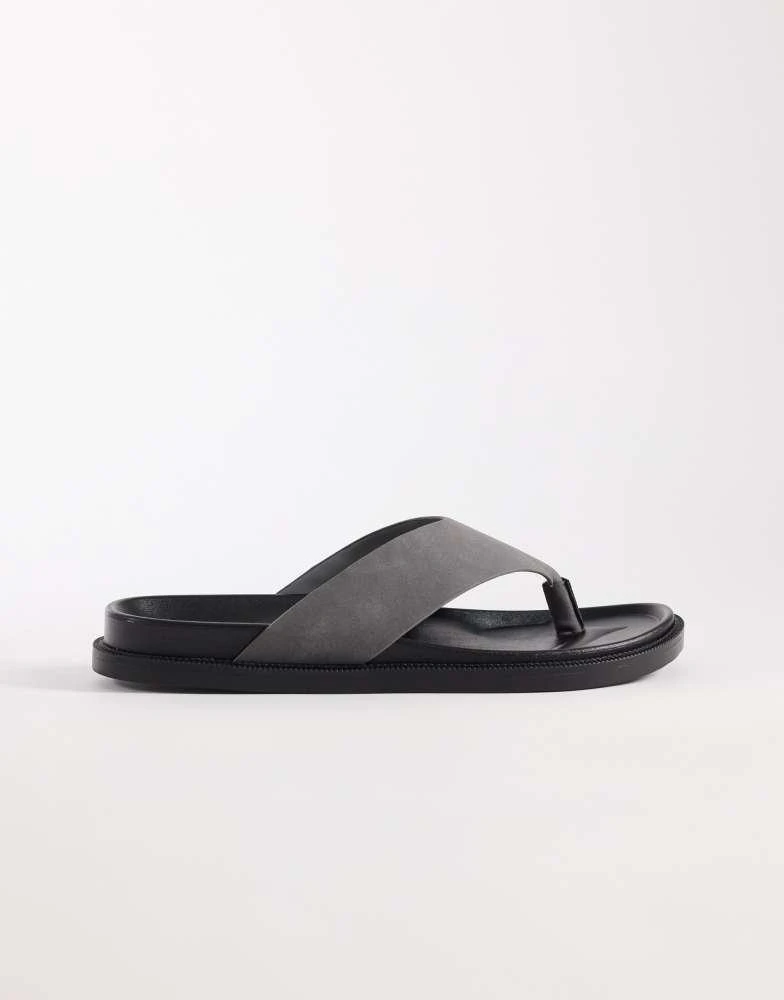 ASOS ASOS DESIGN classic flip flops in charcoal