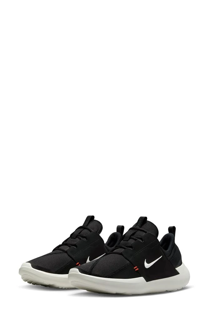 NIKE E-Series AD Shoe 1