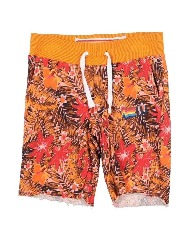 WAVES OF CALIFORNIA Shorts 
Bermuda