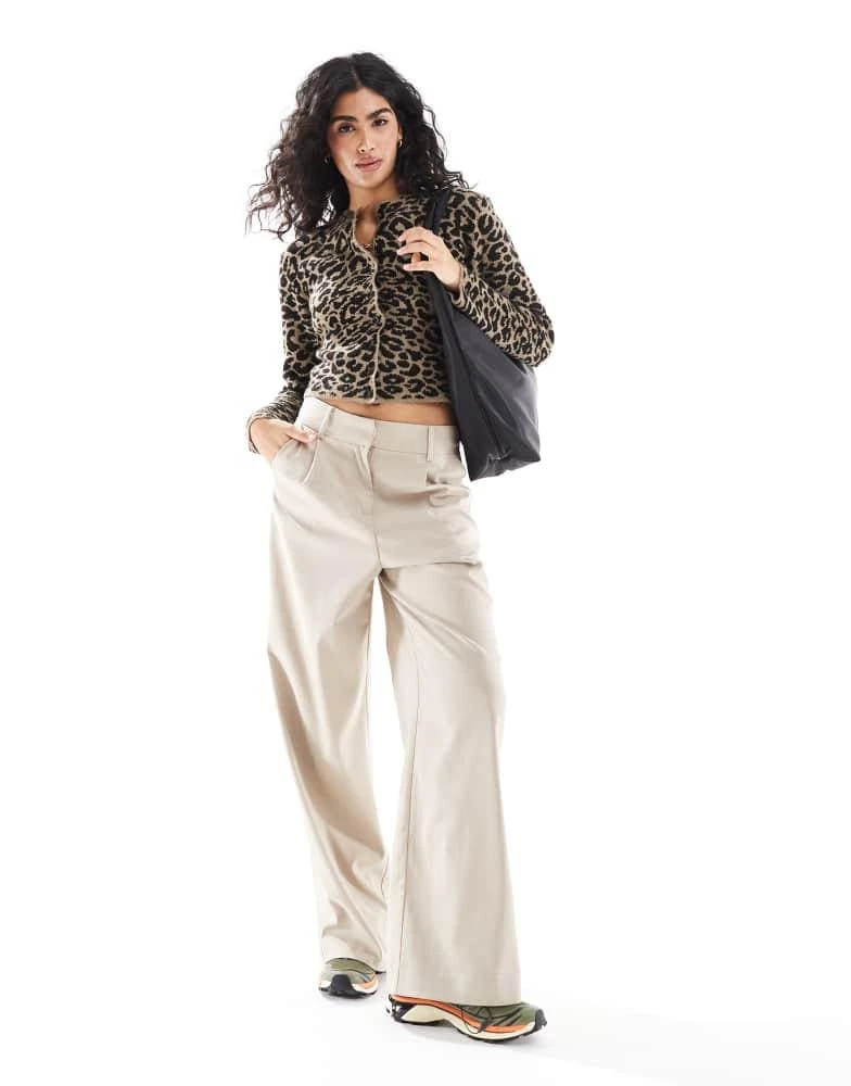 ASOS ASOS DESIGN crew neck cardigan in leopard print 3