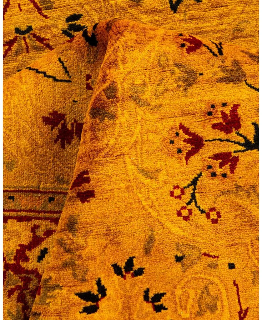 Bloomingdale
s Fine Vibrance M1225 Runner Area Rug, 2
7" x 8
2" 5