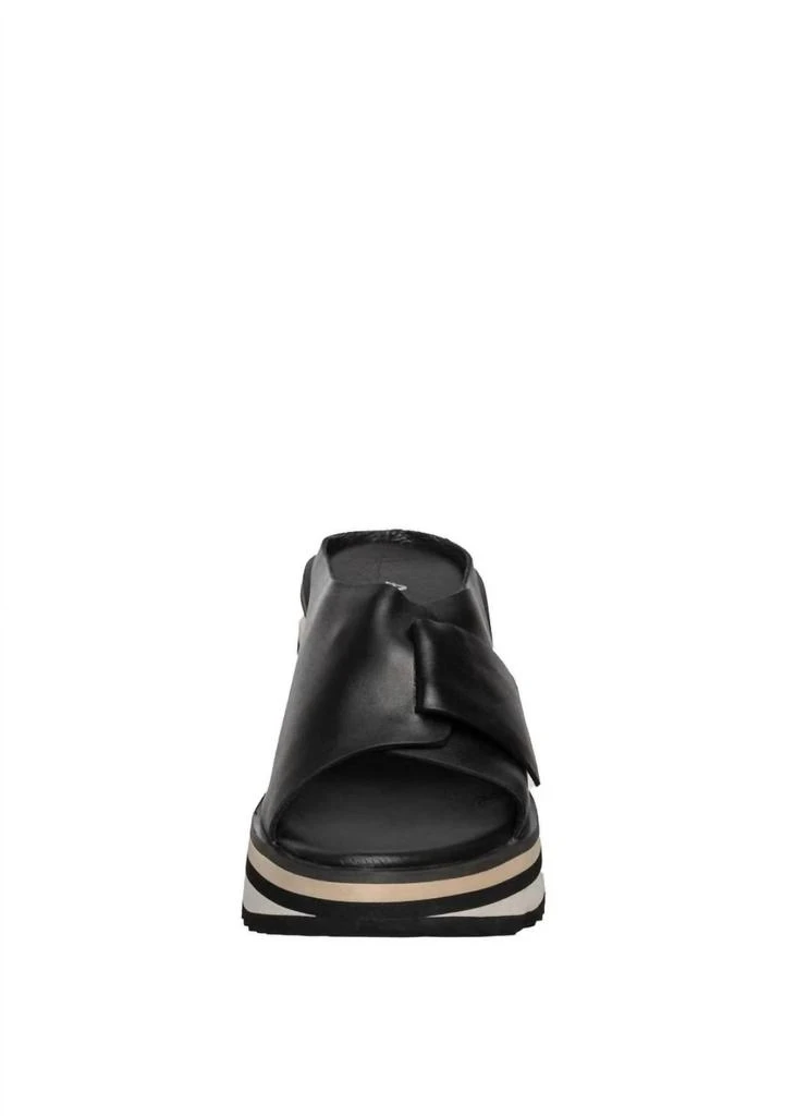 Antelope Antelope - Women
s Padme Black Wedge 5