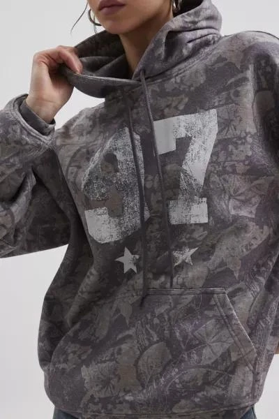 Urban Outfitters Camo Graphic Hoodie Sweatshirt 2