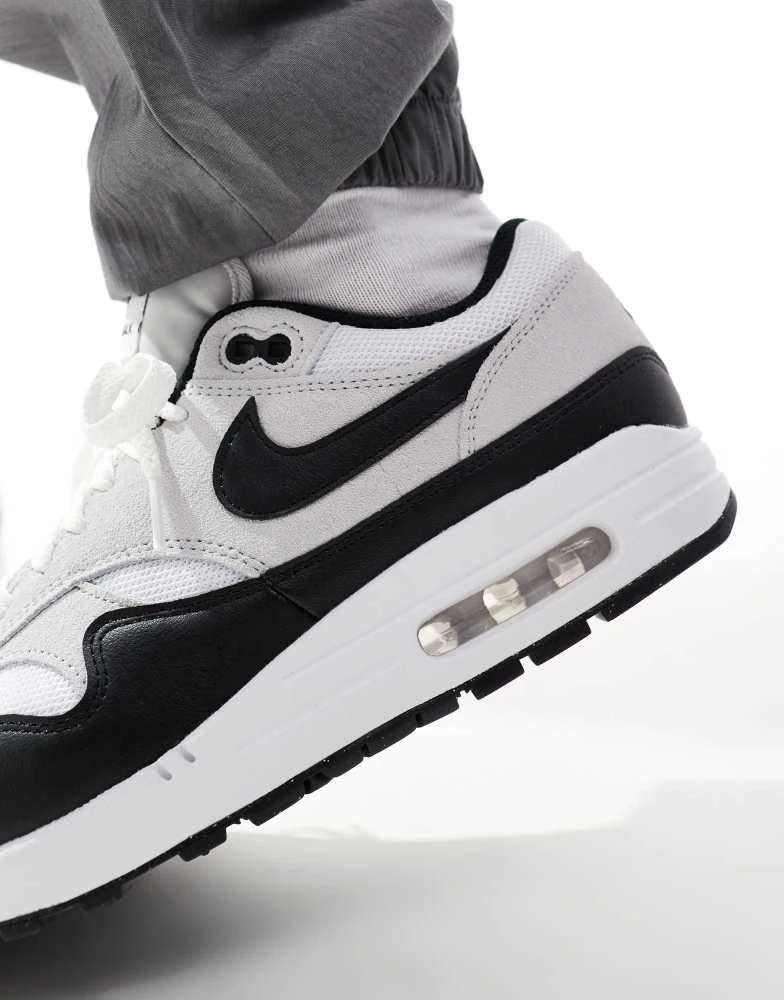 NIKE Nike Air Max 1 trainers in white and black 5