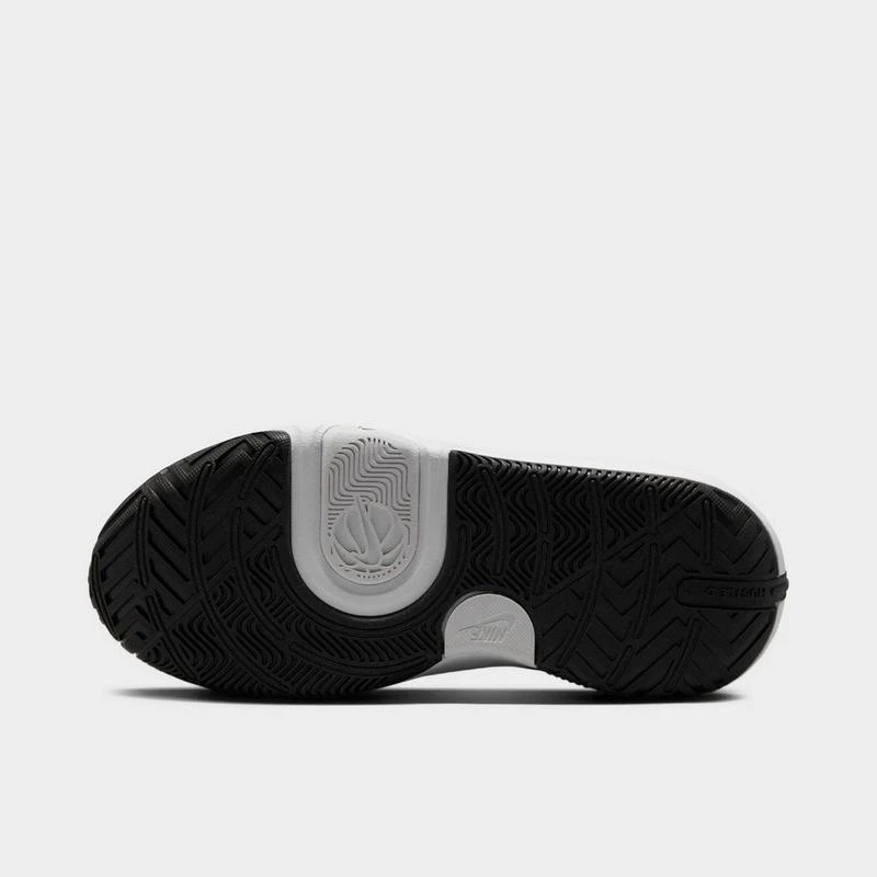 NIKE Big Kids' Nike Team Hustle D 11 Stretch Lace Casual Shoes 6