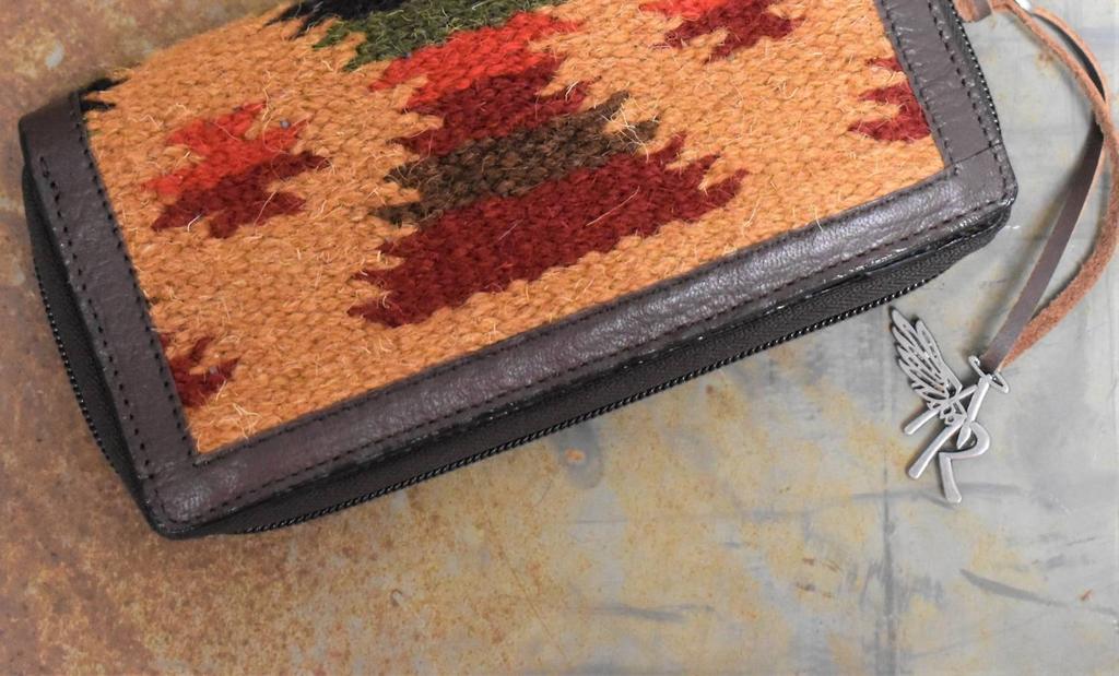 M&F Western Women
s Itza Aztec Wallet In Tan Multi