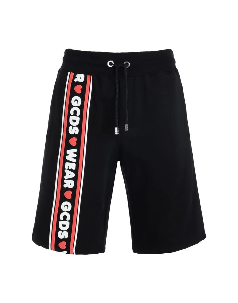 GCDS Shorts 
Bermuda