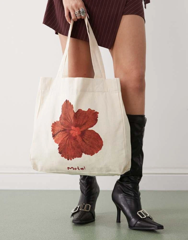 Motel Motel barbara hibiscus print tote bag in ivory 1