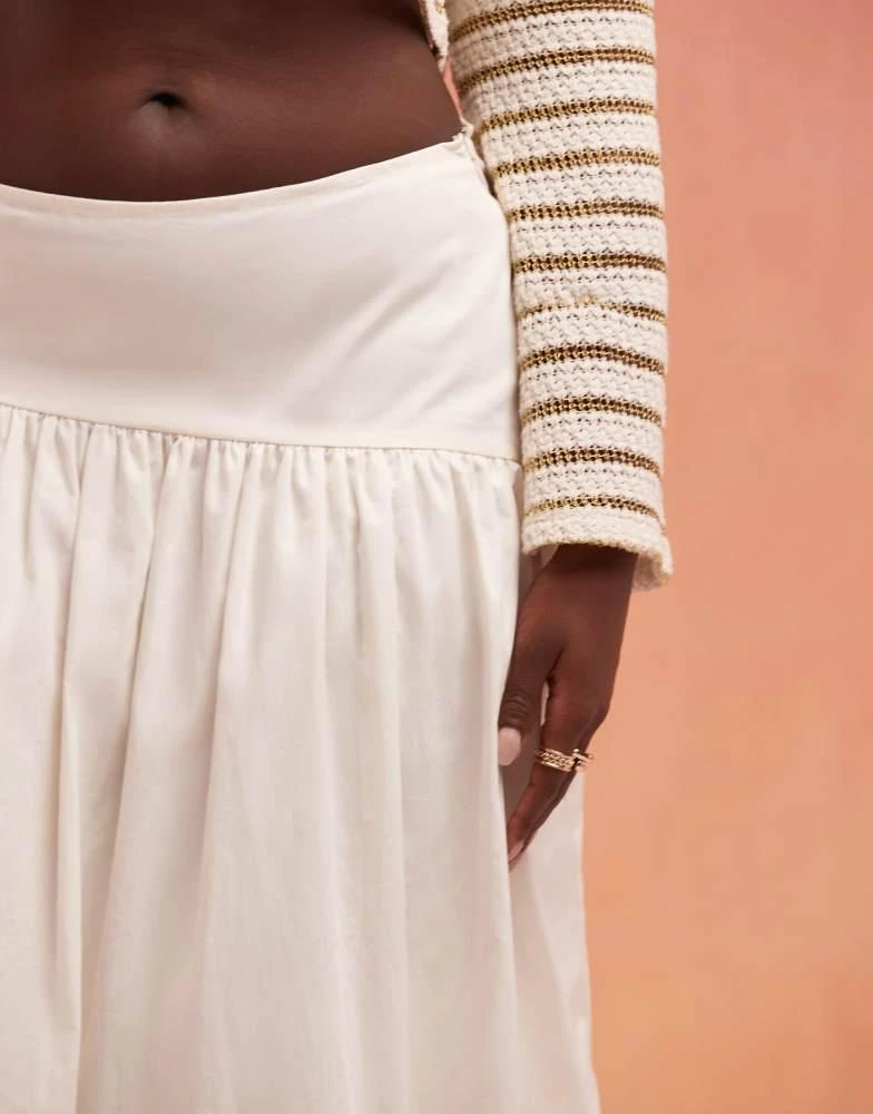 ASOS ASOS DESIGN Curve asymmetric bubble hem maxi skirt in sand 2