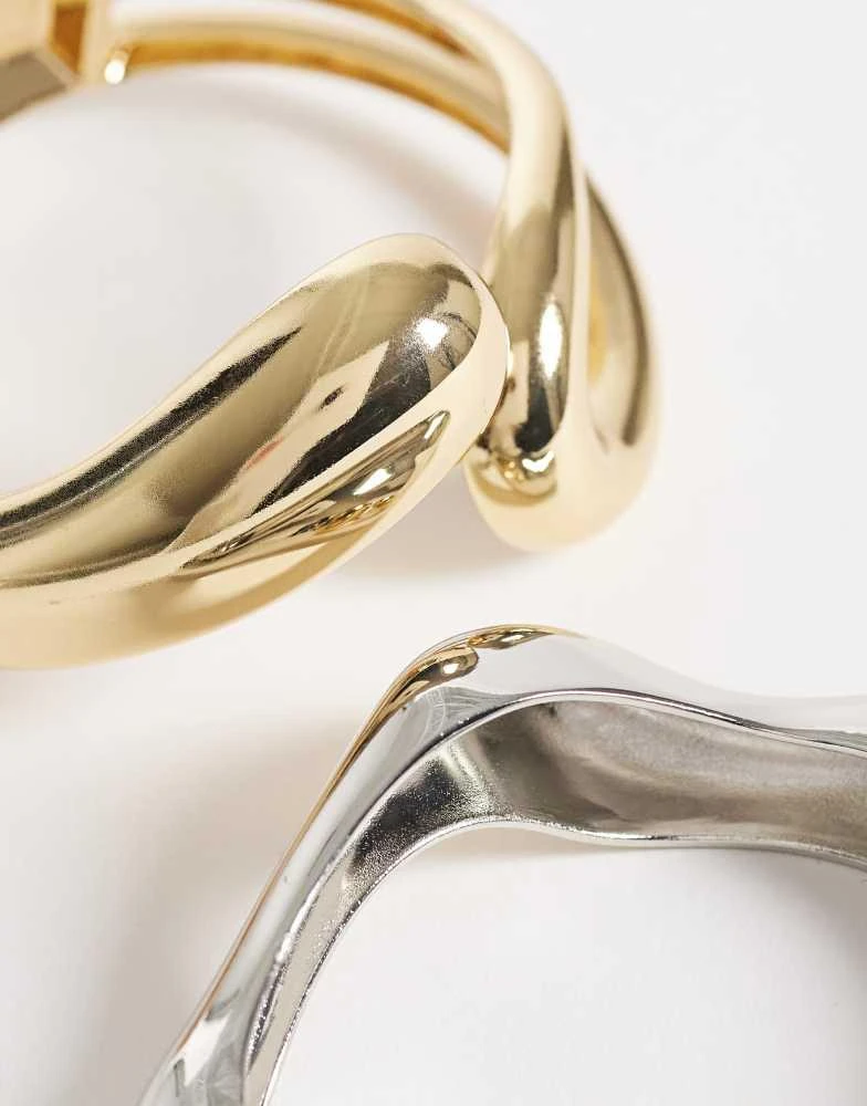 Reclaimed Vintage Reclaimed Vintage bangle 2 pack in silver and gold 2