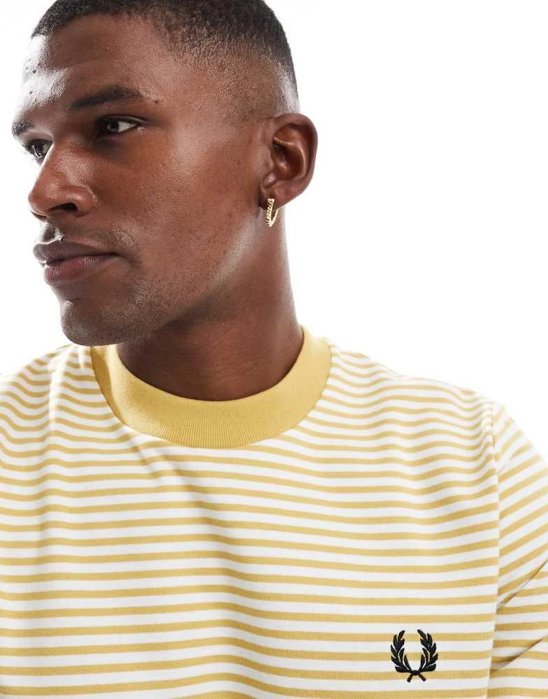 Fred Perry Fred Perry mini wreath earrings in gold 3
