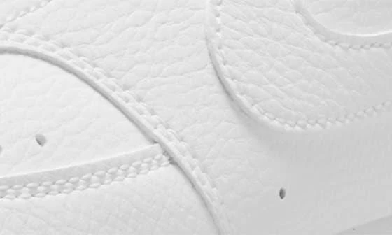NIKE Court Vision Low Sneaker 9