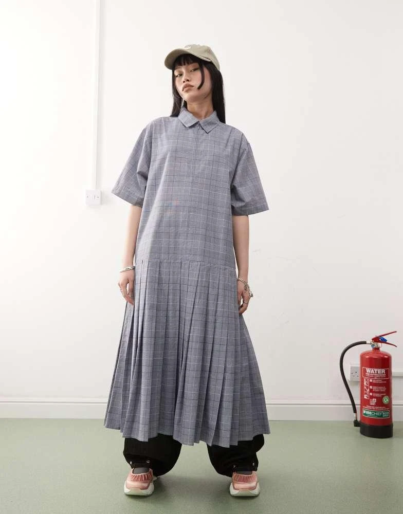 COLLUSION COLLUSION oversized smock midi shirt dress in graphic navy check 4