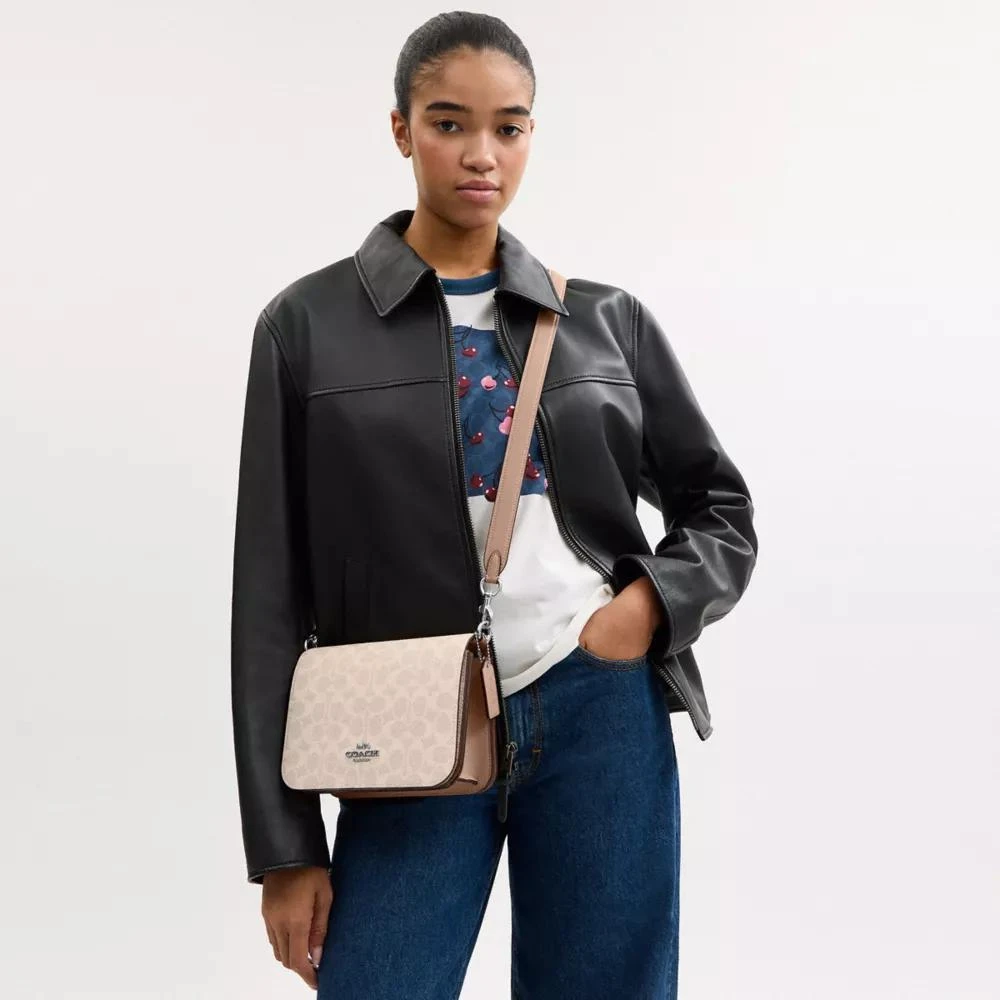 Coach Quinn Bag In Signature Canvas 2