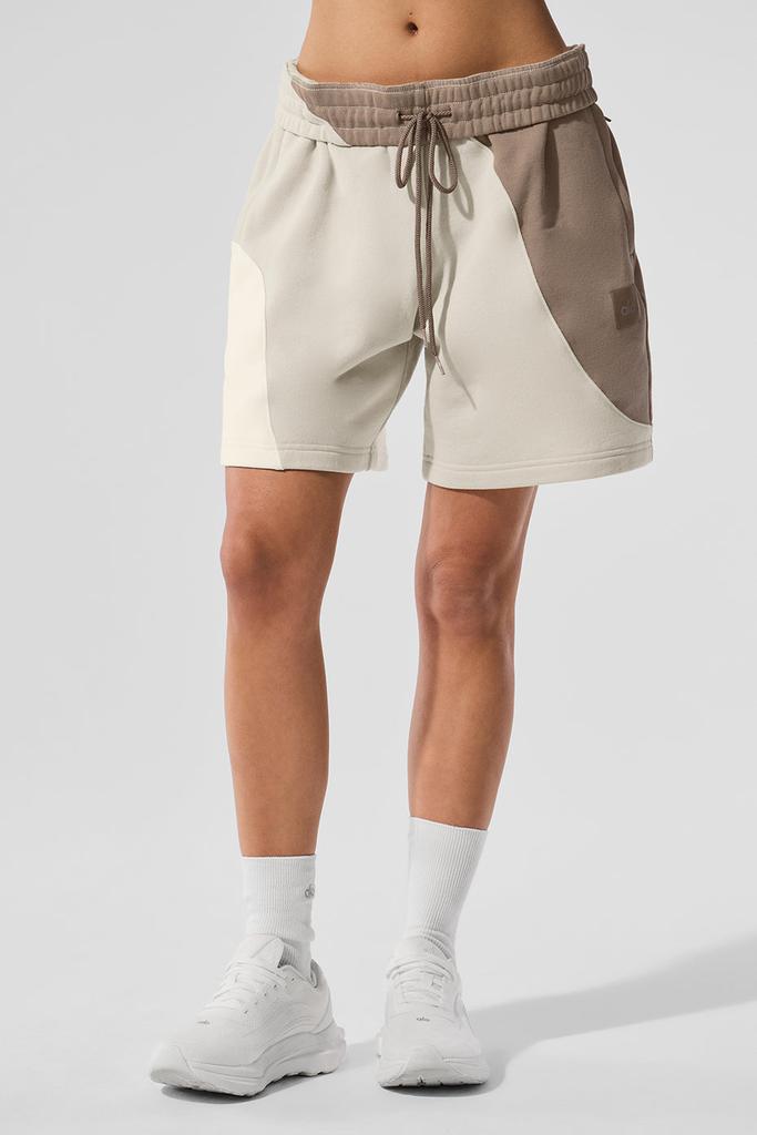 Alo 7" Make Waves Short - Ivory/Bone/Gravel