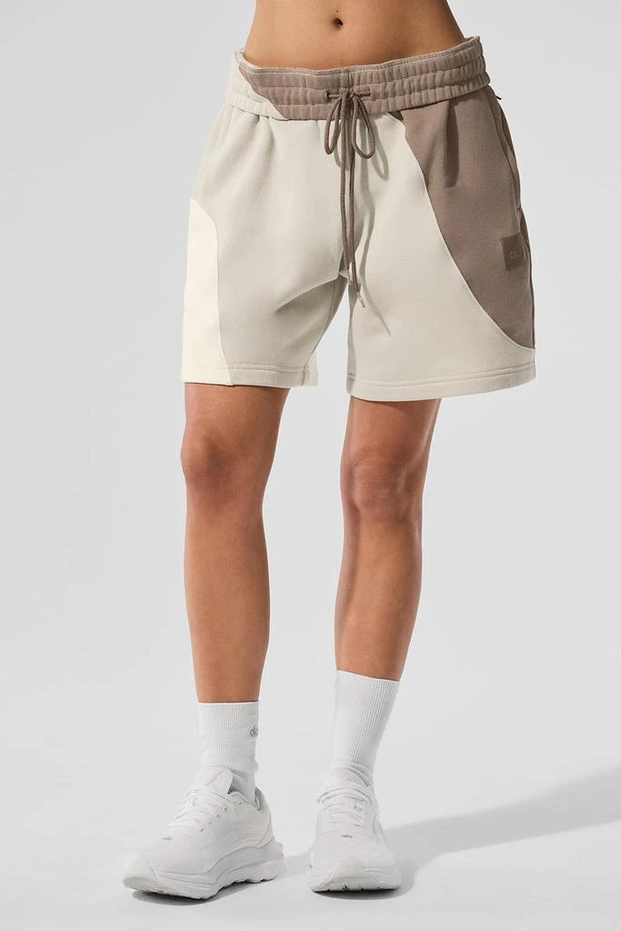 Alo 7" Make Waves Short - Ivory/Bone/Gravel 1