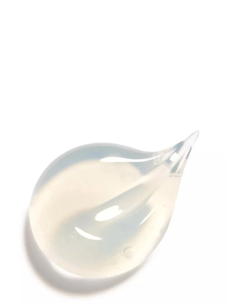 Chanel Ultimate Comfort and Radiance-Revealing Gel-to-Oil Cleanser 3