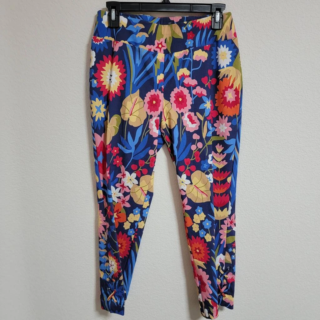 Insight Editions Women Capri 3