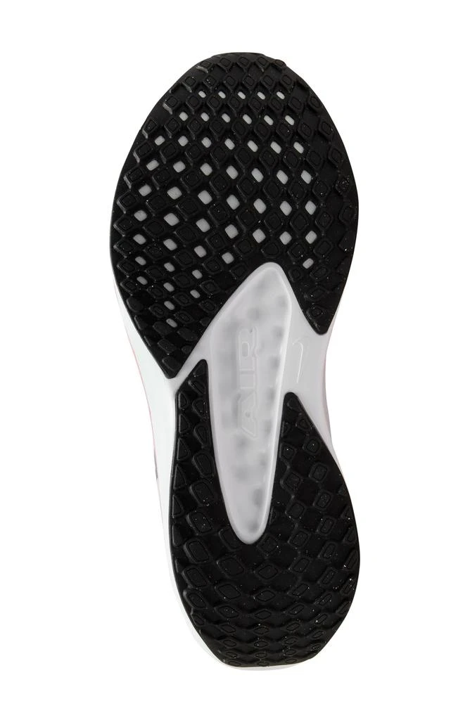 NIKE Quest 6 Running Shoe 3