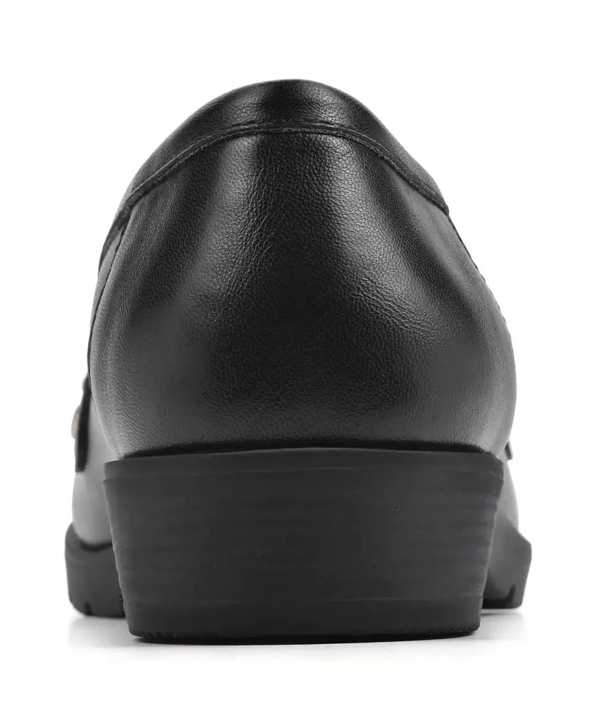 White Mountain Women's Galeena Chain Detail Flat 3