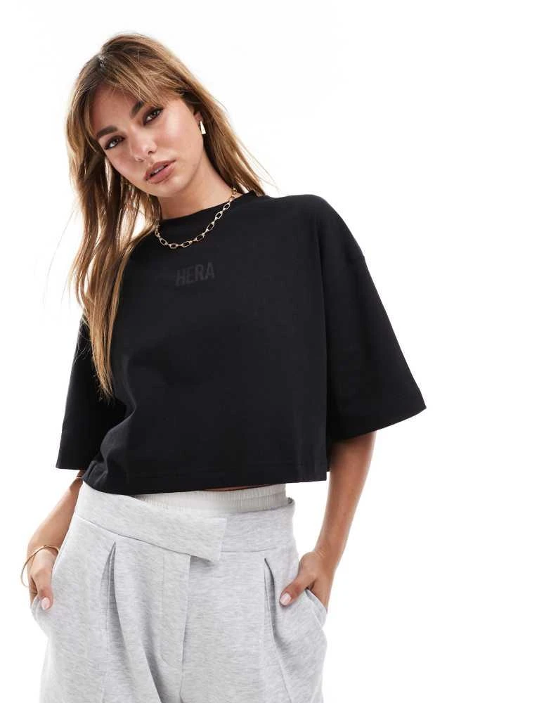 HERA Hera icon cropped t-shirt in black 1
