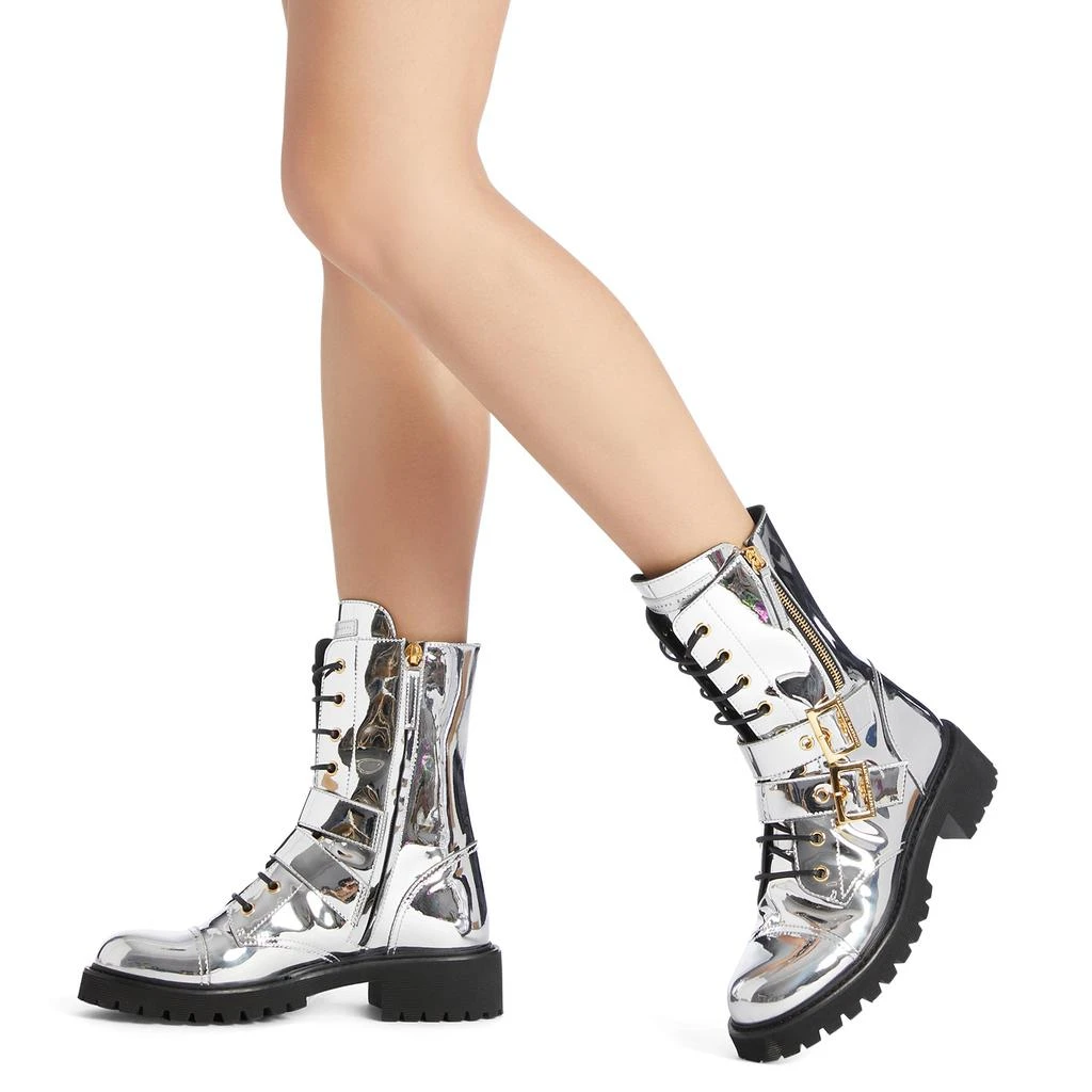 Giuseppe Zanotti Tifa 2