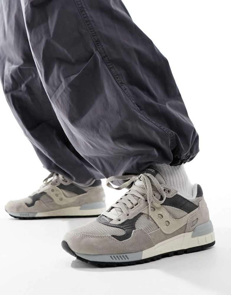 Saucony Saucony Shadow 5000 runner trainers in grey 3