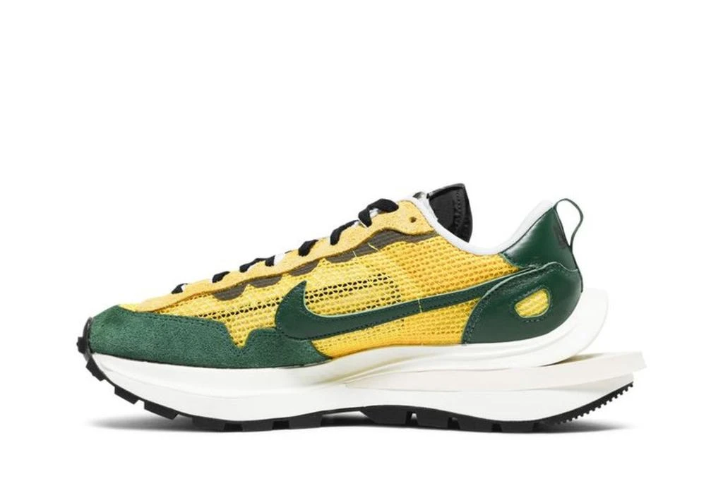 NIKE Vaporwaffle sacai Tour Yellow Stadium Green 2