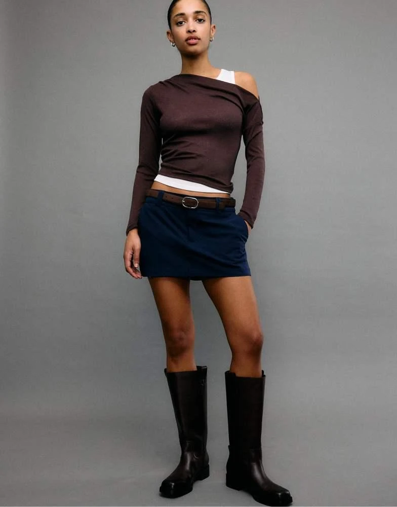 Stradivarius Stradivarius Mini skort with belt in dark blue