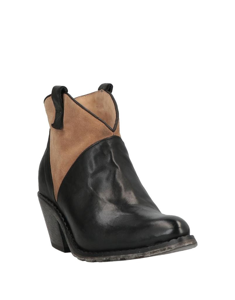1725.A Ankle boot