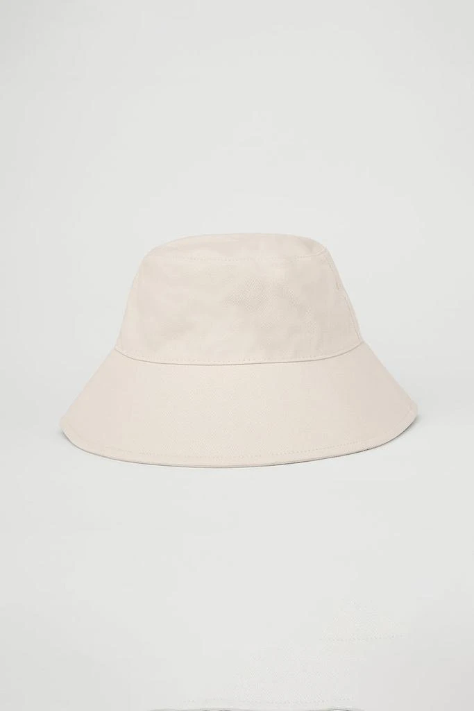 Alo Weekender Bucket Hat - Fresh Linen 2