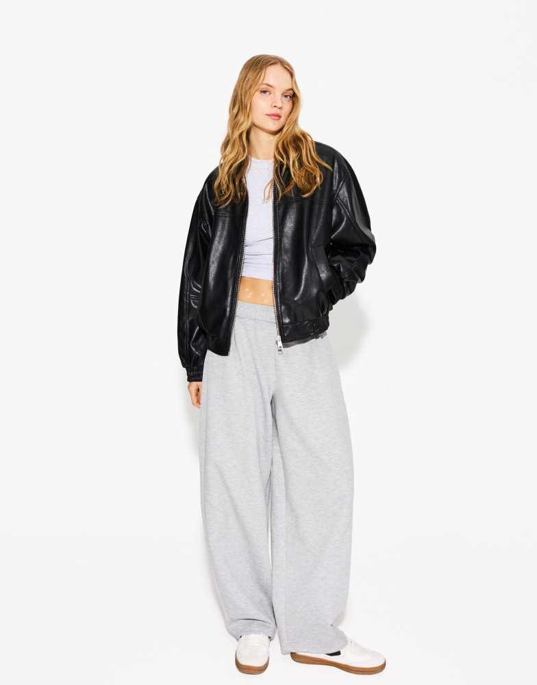 Bershka Bershka faux leather oversized jacket in black - Jackets