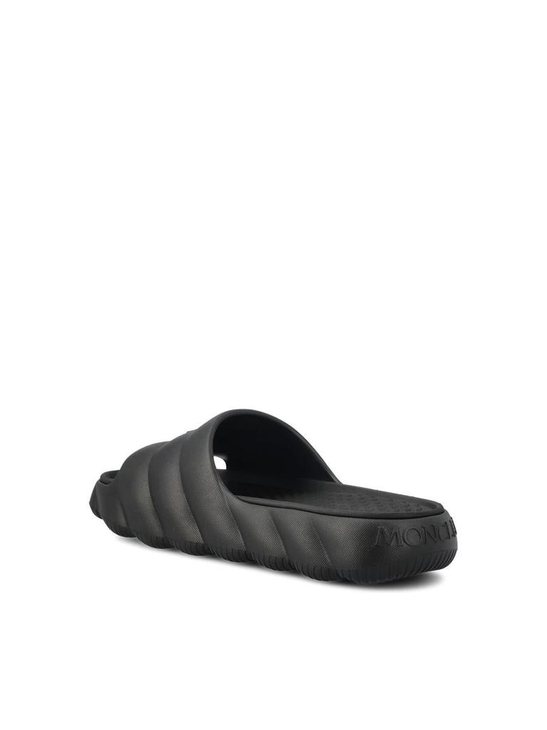 サンダル MONCLER Men Sandals 4C00040 M2559 999 Black Moncler Trailgrip Vela Sandals | Black | FARFETCH