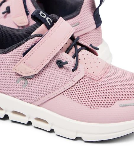 On Kids Cloud Play running shoes 5