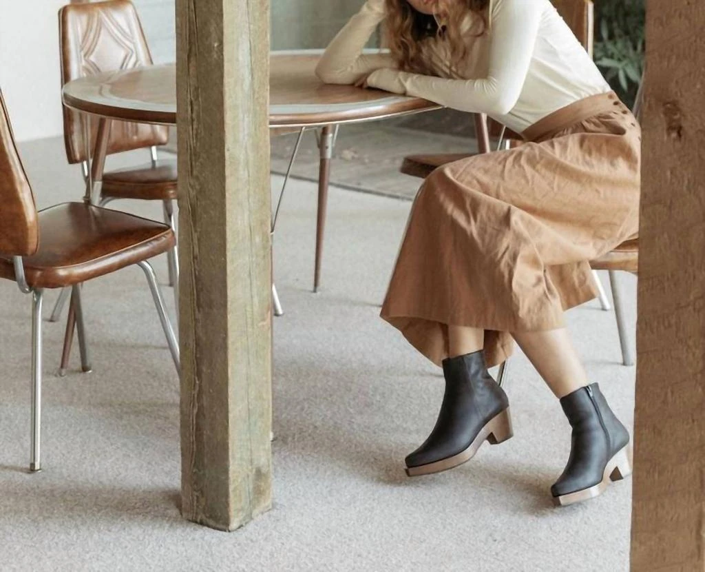 Coclico Coclico - Women's Keep Shearling Clog Boots 6