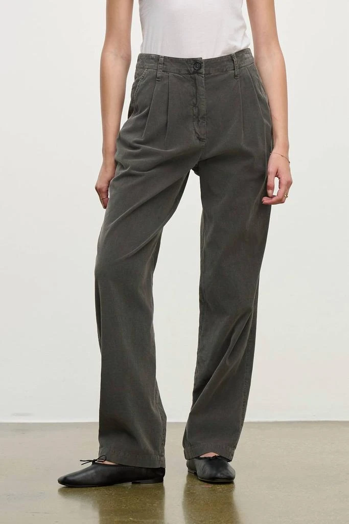 Velvet by Graham 
Spencer Velvet By Graham 
Spencer - Gail Corduroy Pant