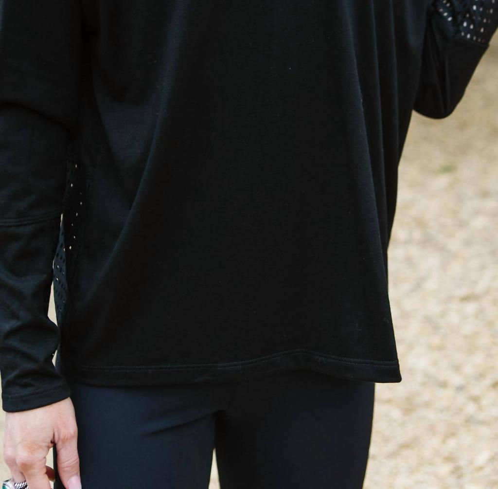 Onzie Long Sleeve Crewneck Pullover In Black