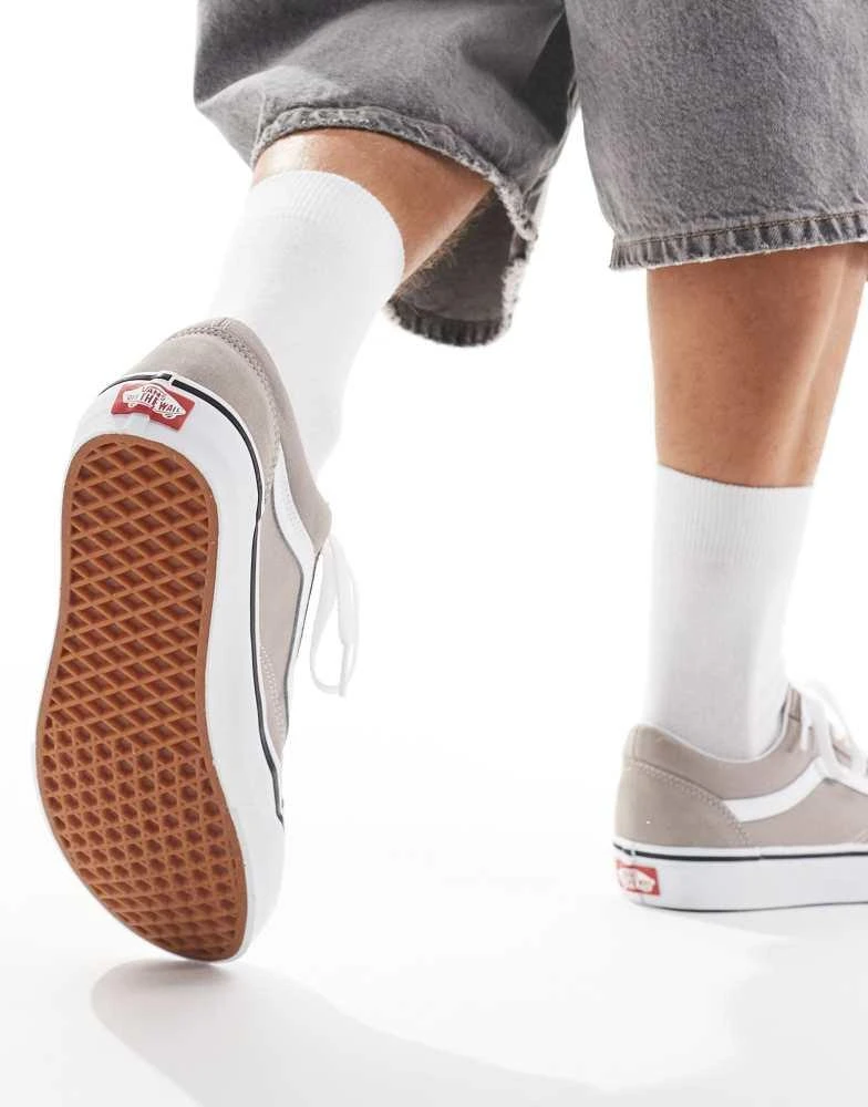 Vans Vans old skool trainers in light grey 4