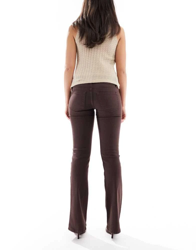 Bershka Bershka low rise straight leg jeans in brown 2