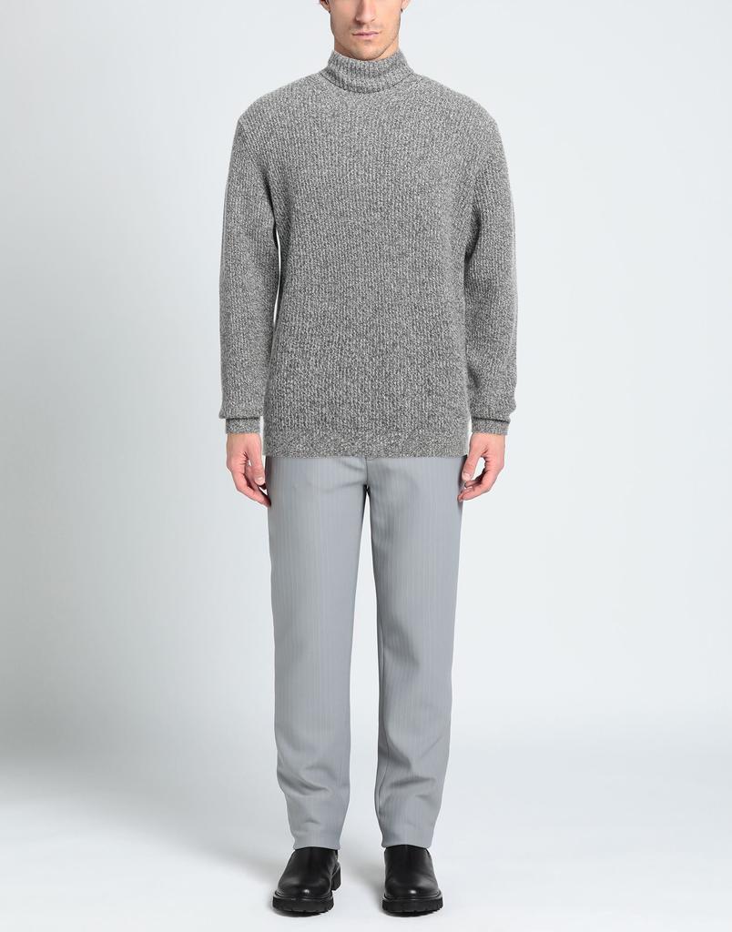 JEORDIE
S Turtleneck