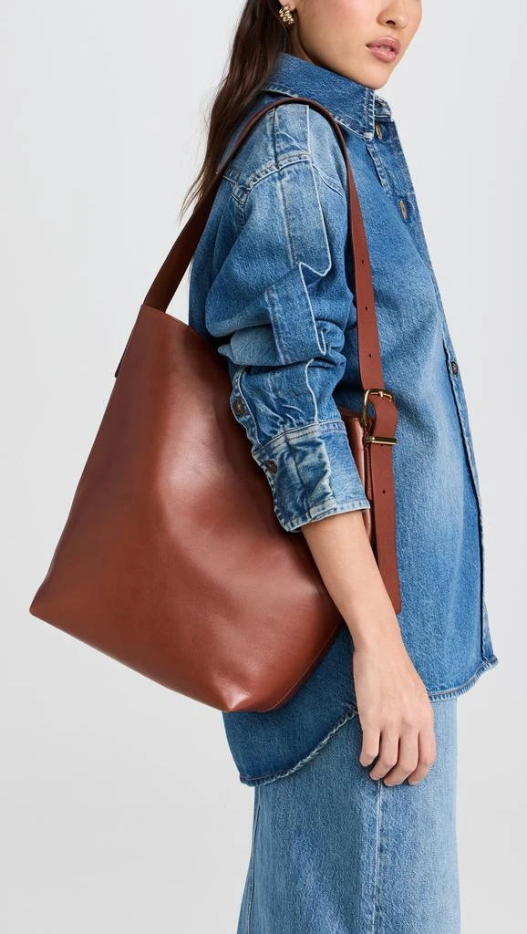 Madewell The Essential Bucket Tote in Leather 2