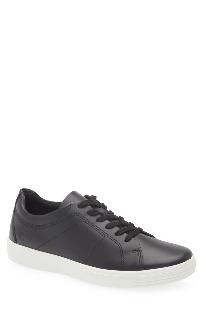 ECCO Classic Low Top Sneaker