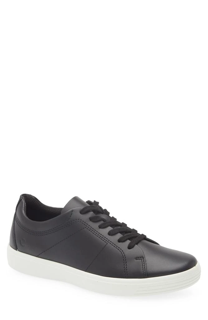 preivew Classic Low Top Sneaker color