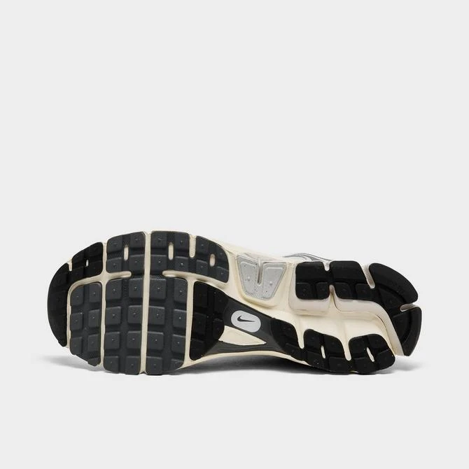 NIKE Men's Nike Zoom Vomero 5 Casual Shoes 11