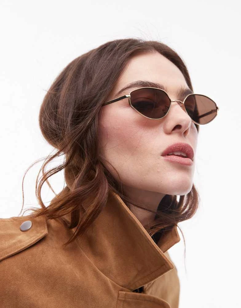 Topshop Topshop Lanzarote metal angular sunglasses in gold 3