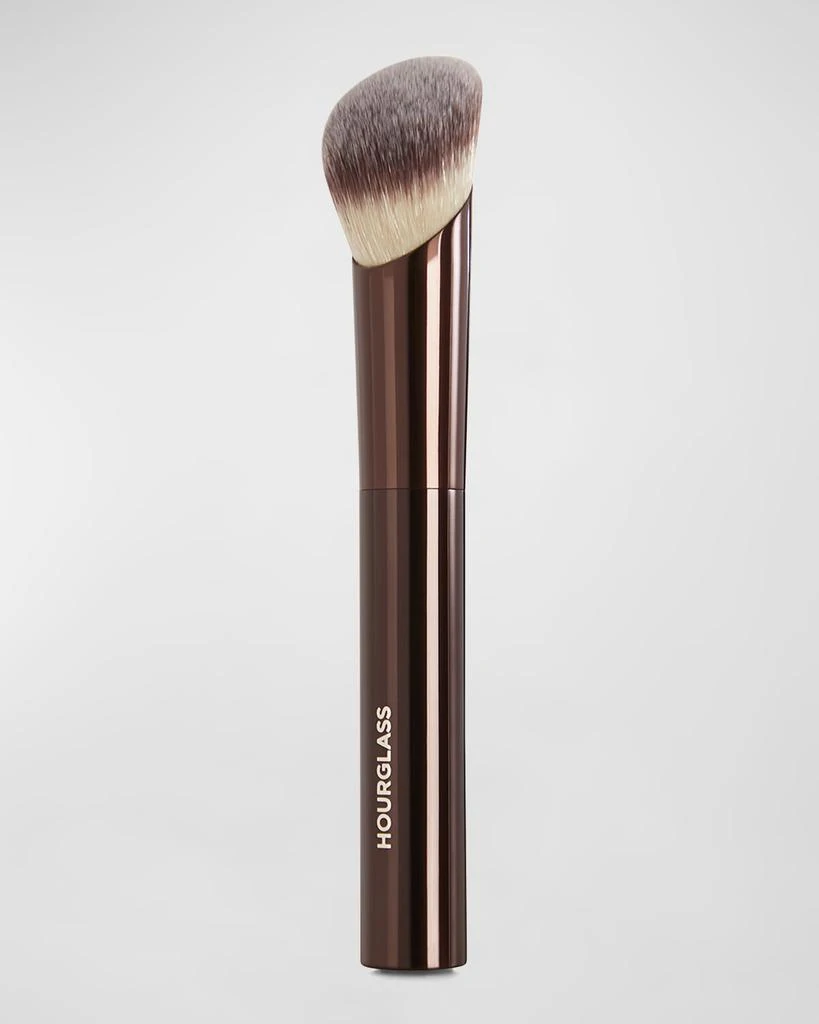 Hourglass Cosmetics Ambient Soft Glow Foundation Brush 1
