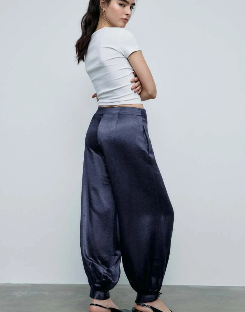 Stradivarius Stradivarius Smart satin balloon trousers in dark blue 4