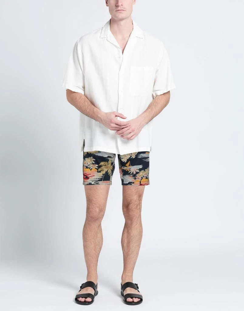 TOMMY HILFIGER Shorts & Bermuda 2