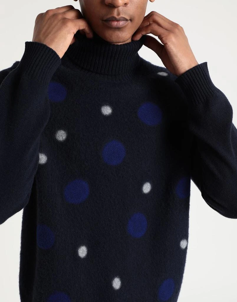 RODA Turtleneck 4